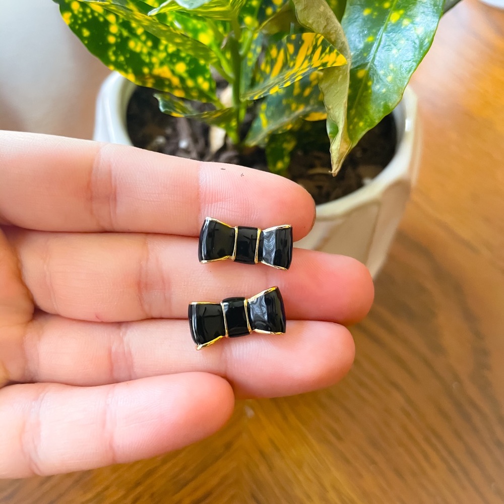 K. Spade Bow Earrings ✨✨